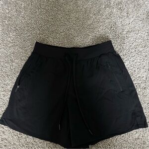 Lululemon license to train short